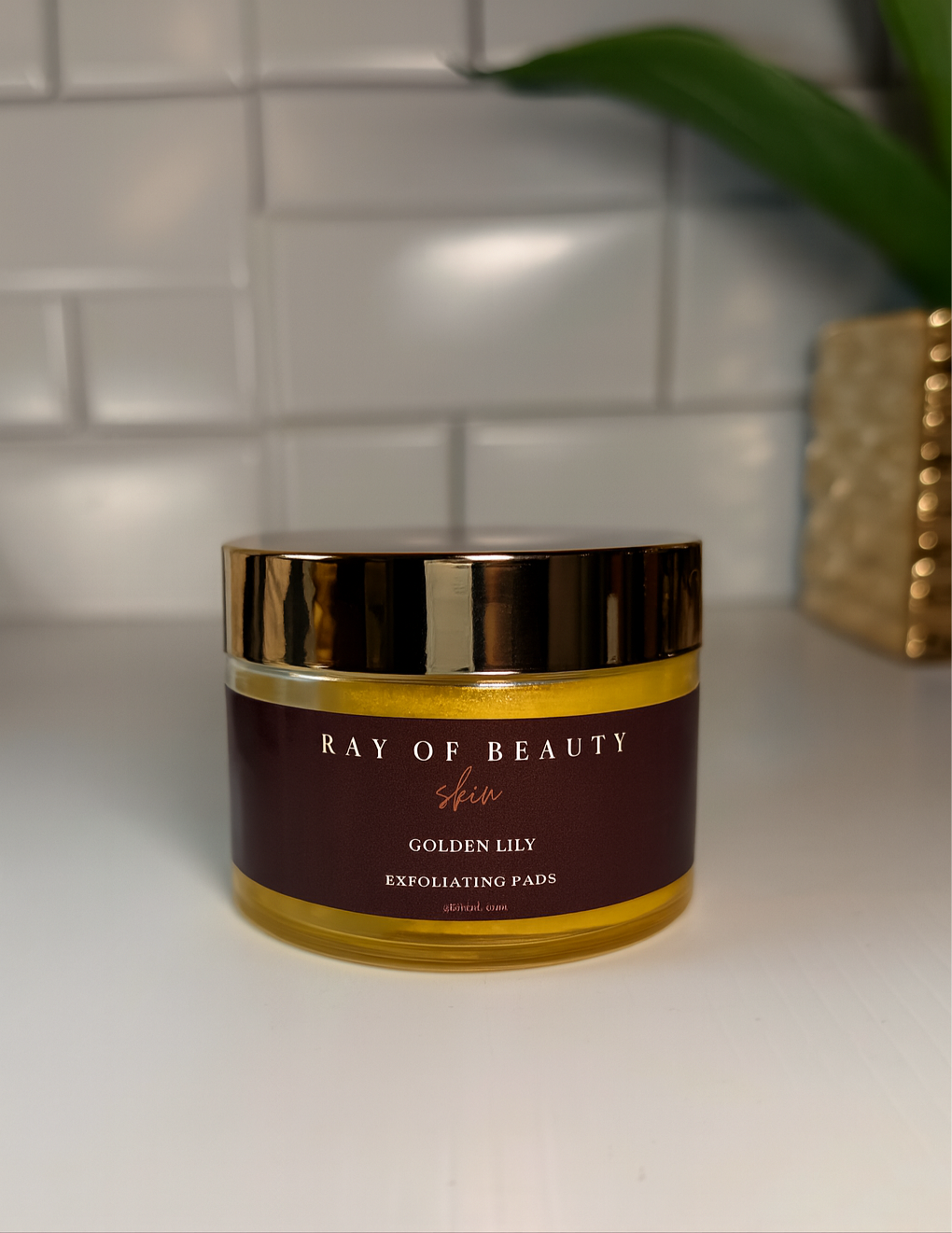 Golden Lily Exfoliating Pads