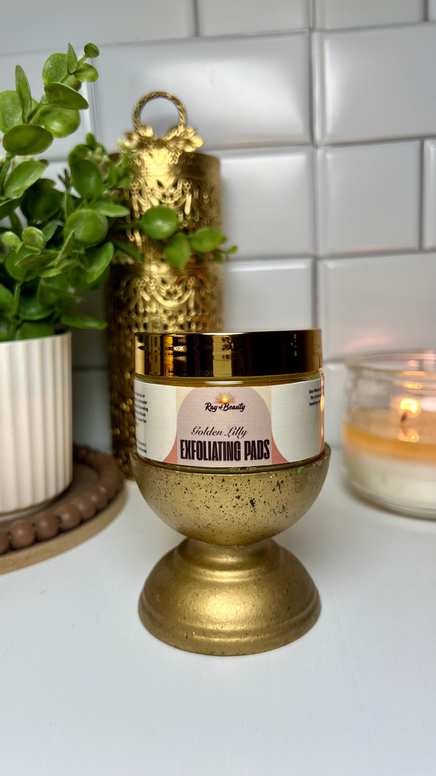 Golden Lily Exfoliating Pads